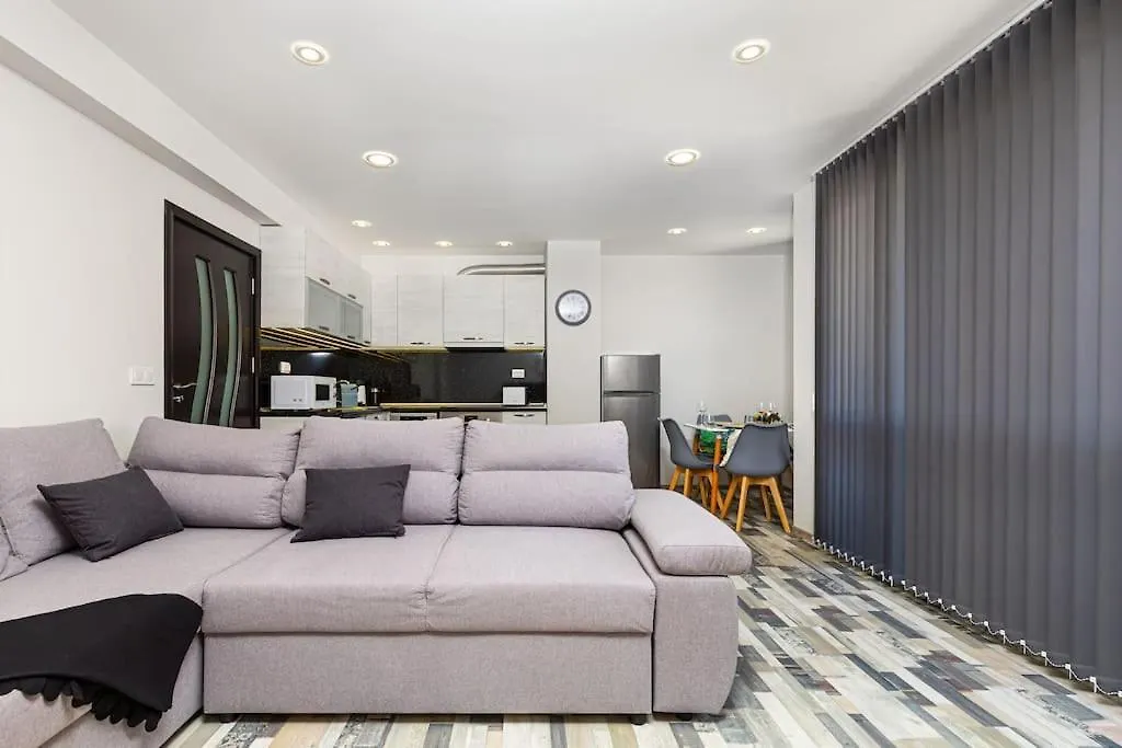 Florance Flat Next To Old Town & City Center New プロヴディフ 0*,